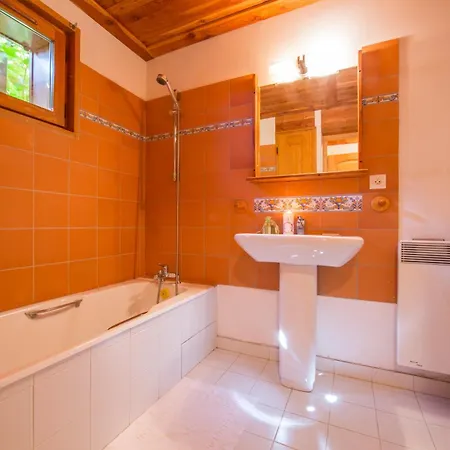Beugeant Garden, Bbq, Parking Sleeps 6 - Happy Chalet *