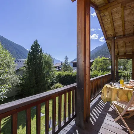 Beugeant Garden, Bbq, Parking Sleeps 6 - Happy * Chamonix